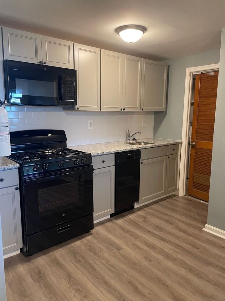 302 White Ave - Photo 7 of 25