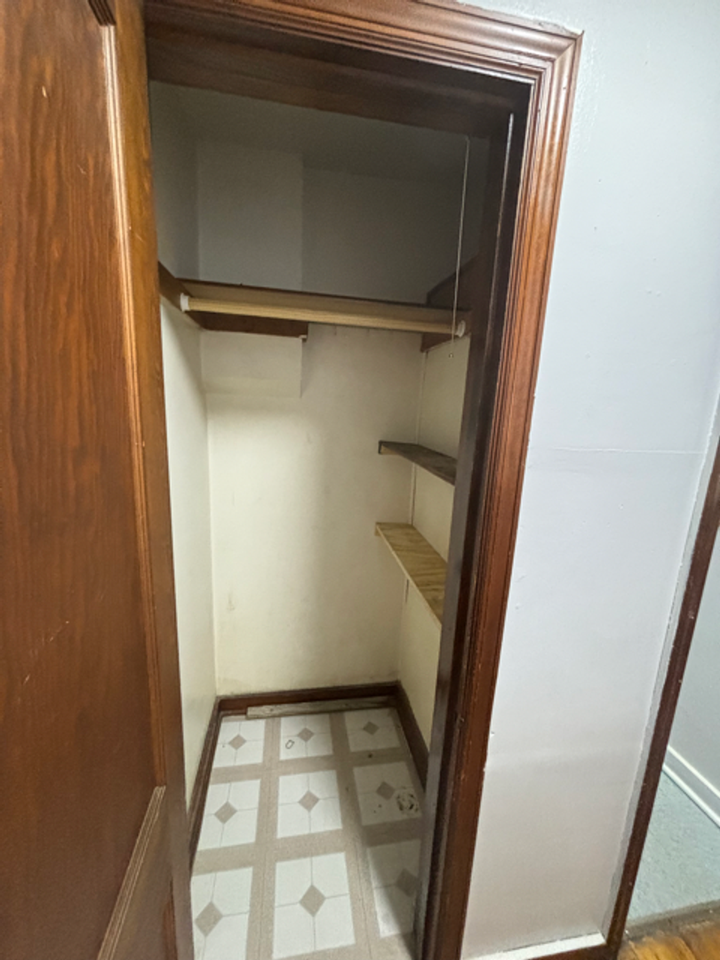 729 W Cedar St - Photo 4 of 15