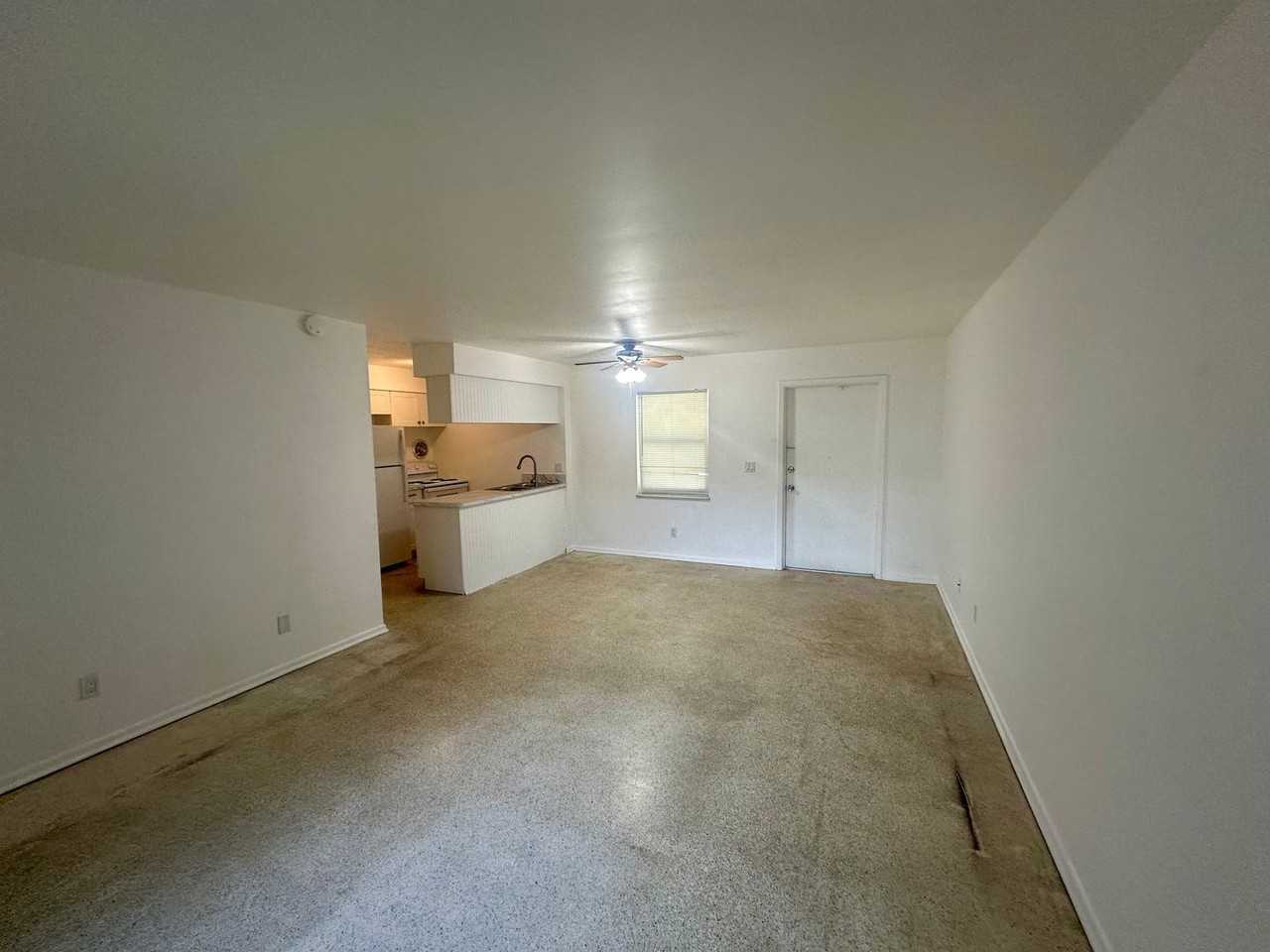 Coachlight Apartments - Photo 2 of 21