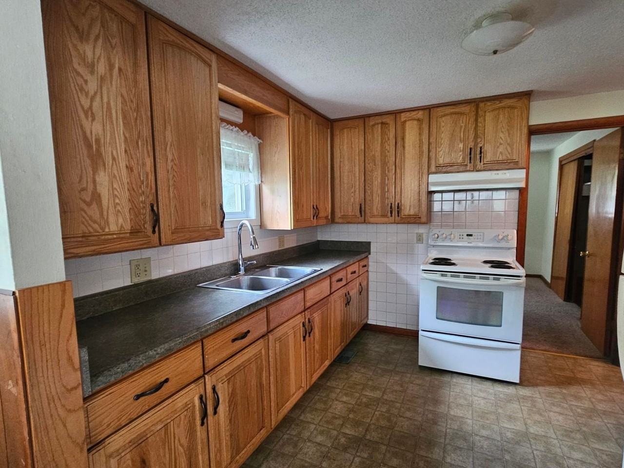 908 Olive St - Photo 3 of 13
