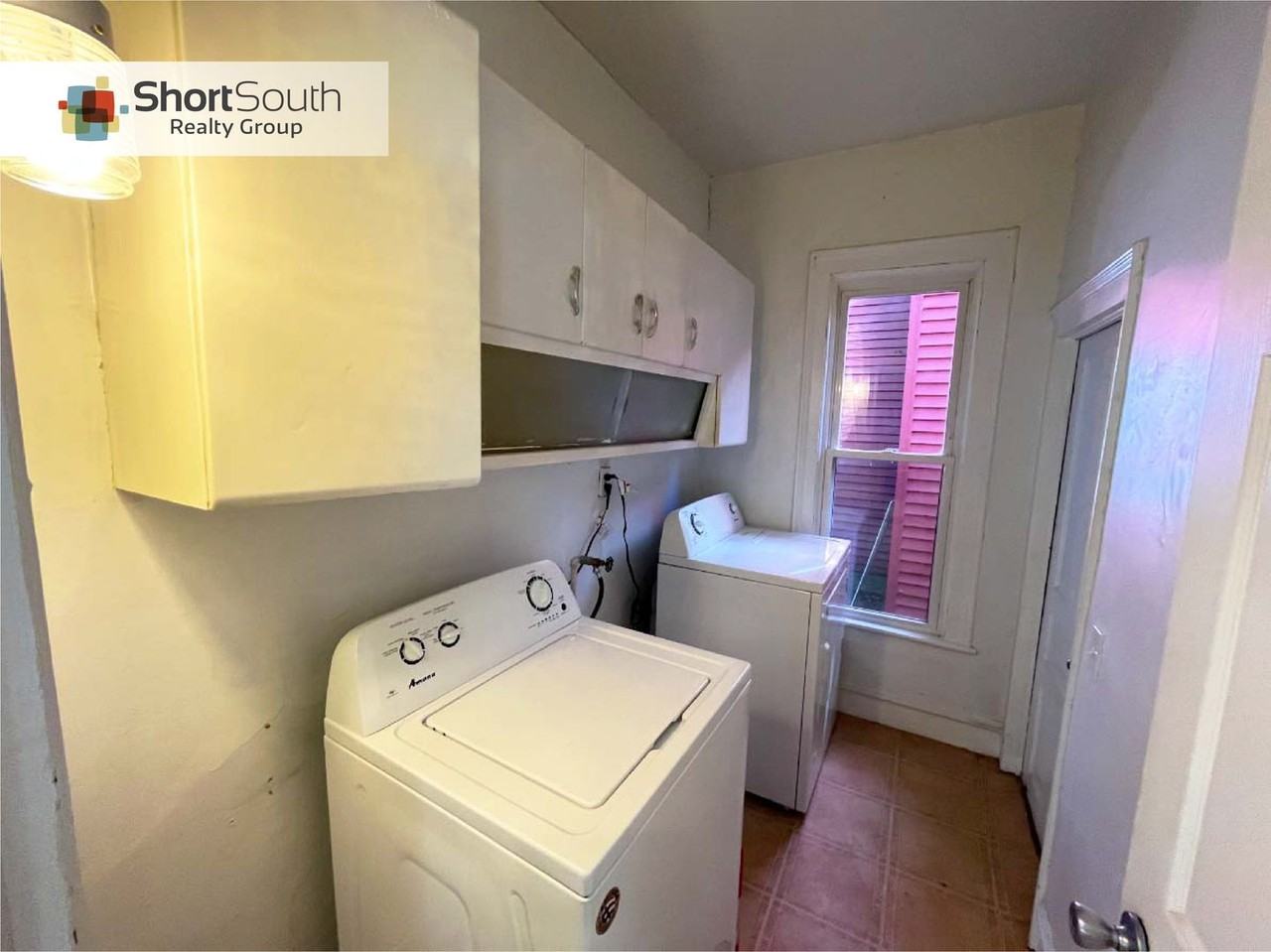 747 Veto St Nw - Photo 3 of 12
