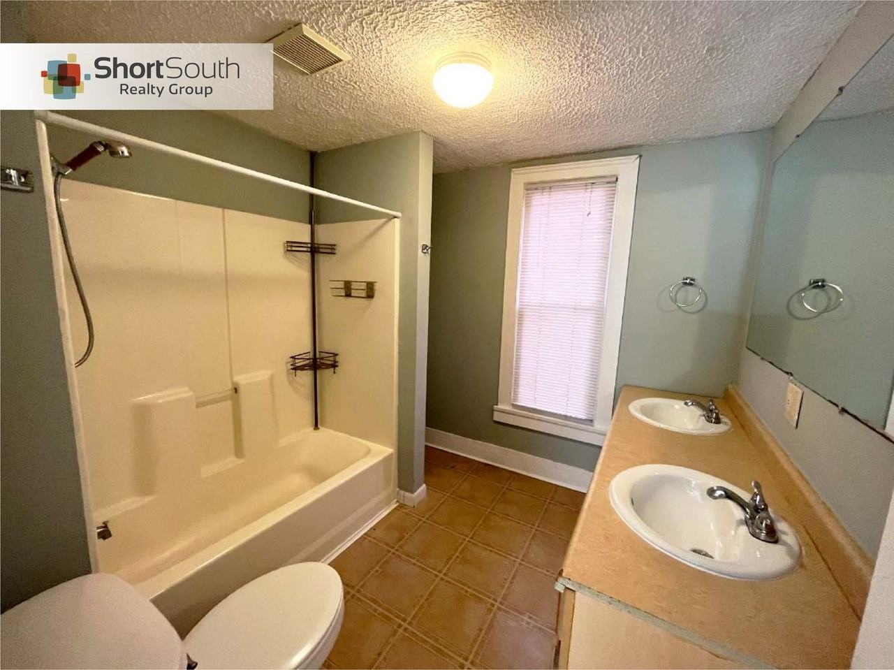 747 Veto St Nw - Photo 4 of 12