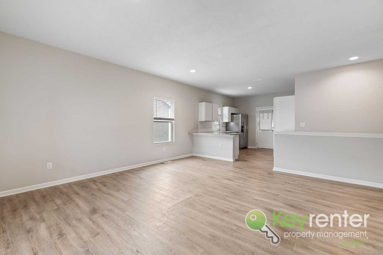 1335 South Rocky Creek Road - Photo 4 of 31