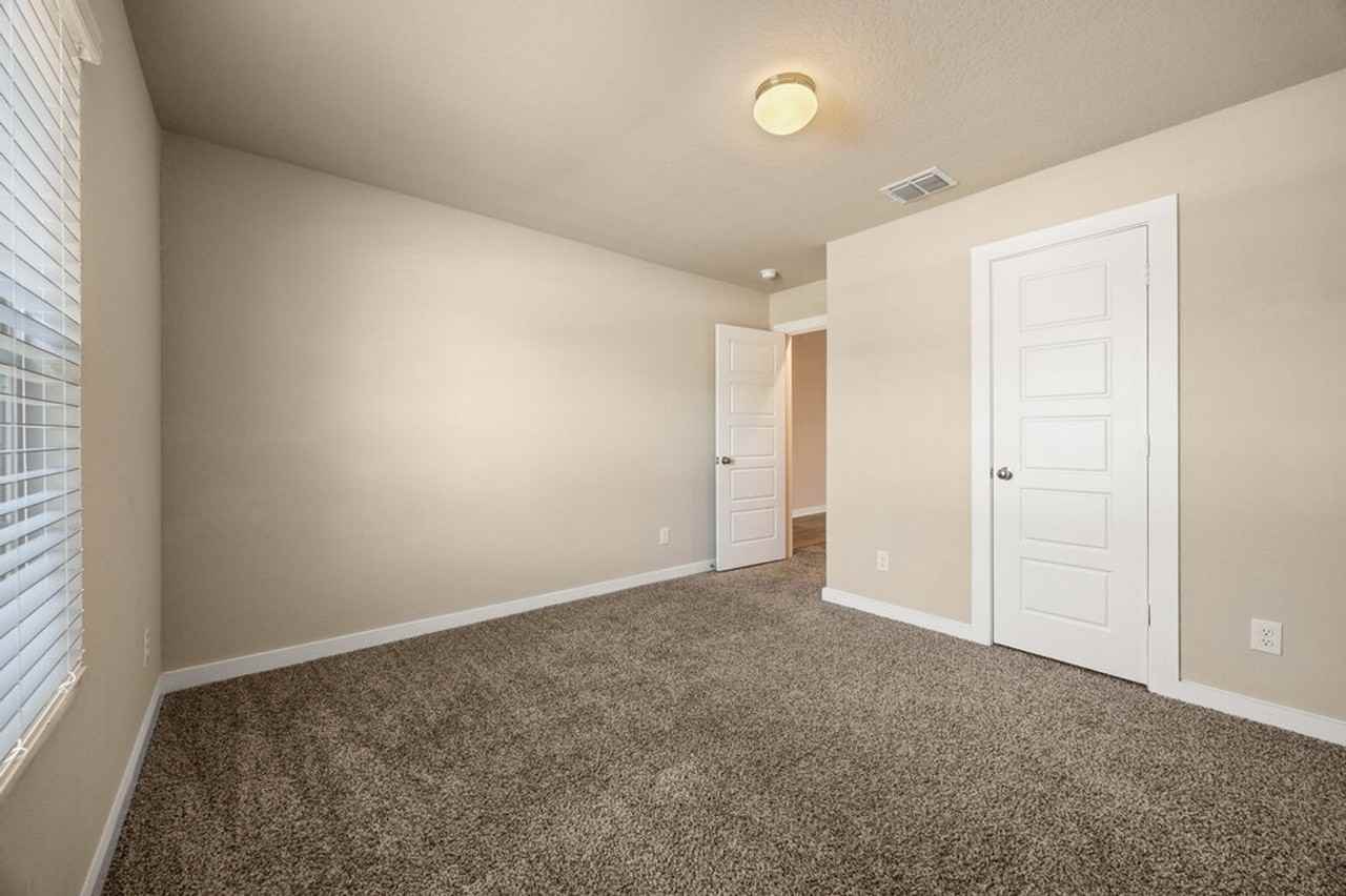 10708 Rosalina Loop - Photo 3 of 50