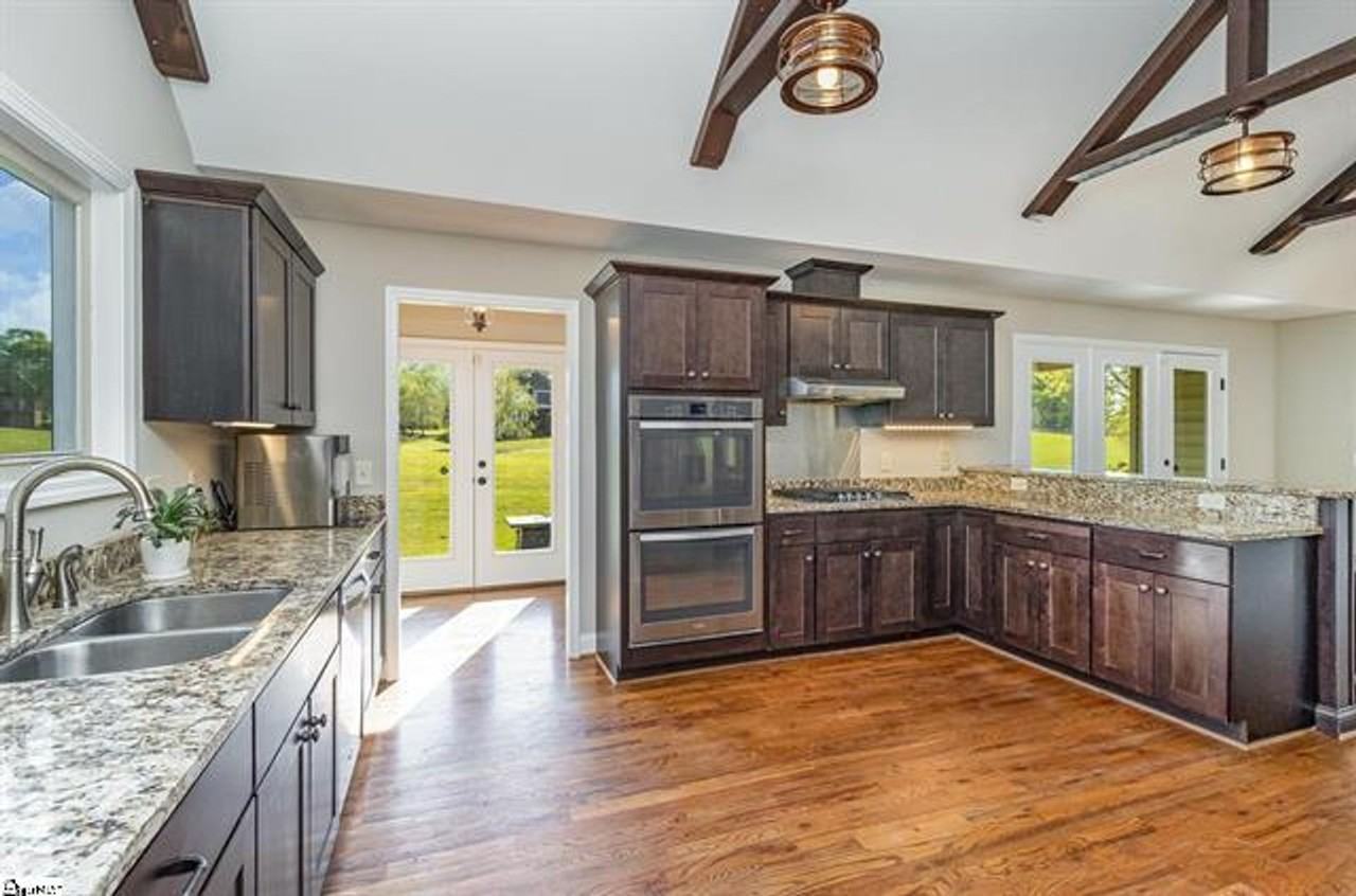 204 Carnoustie Drive - Photo 4 of 28