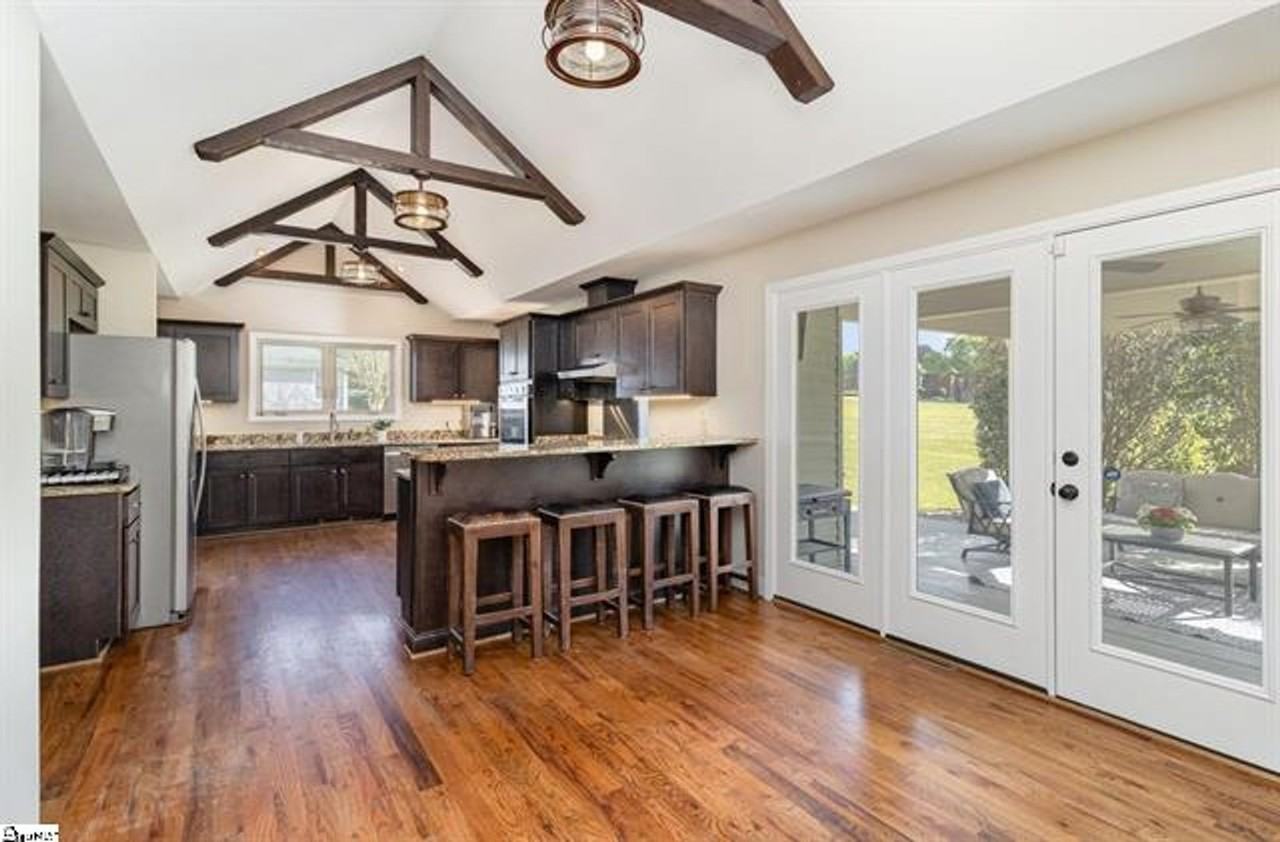 204 Carnoustie Drive - Photo 5 of 28