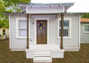 932 Poinsettia - Photo 1 of 1