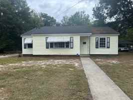 featured image of 605 Greenmead Dr