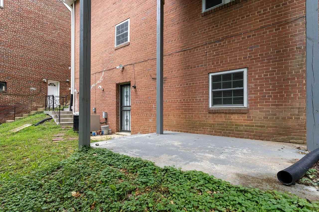 3158 Westover Dr Se - Photo 3 of 19