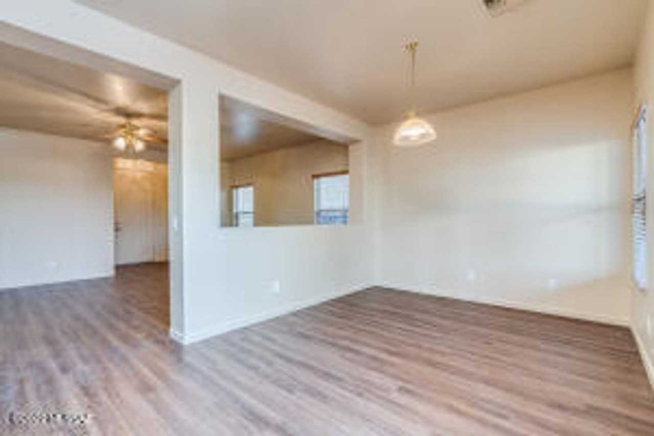 5913 E Sanderling Dr - Photo 7 of 38