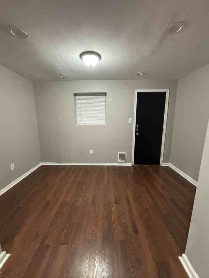 1866 E Cornwall St - Photo 3 of 10