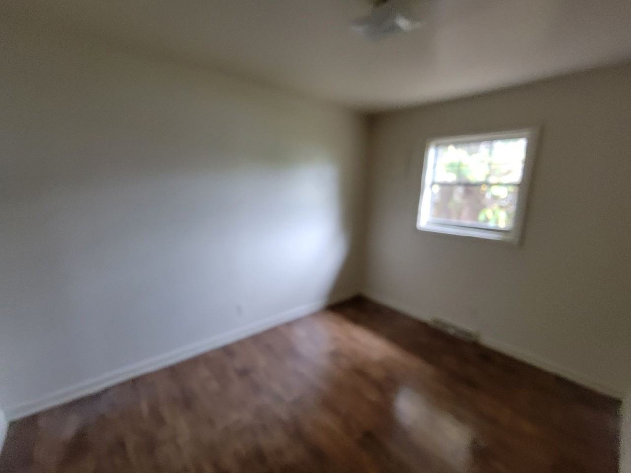 701 Pine St Apt D - Photo 6 of 7