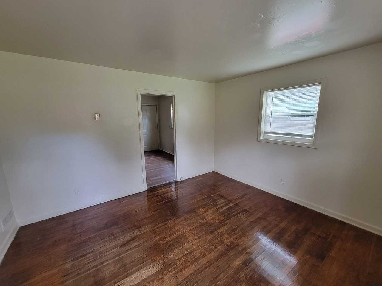 701 Pine St Apt D - Photo 7 of 7