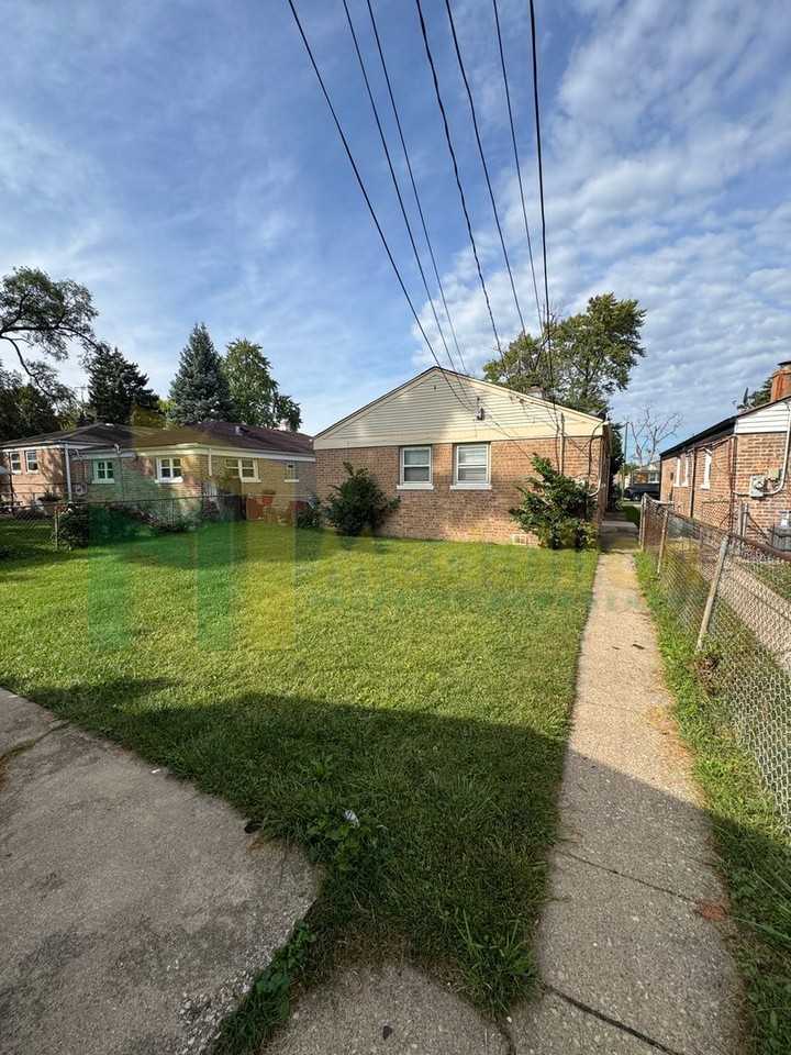 12729 South Morgan Street - Photo 2 of 17