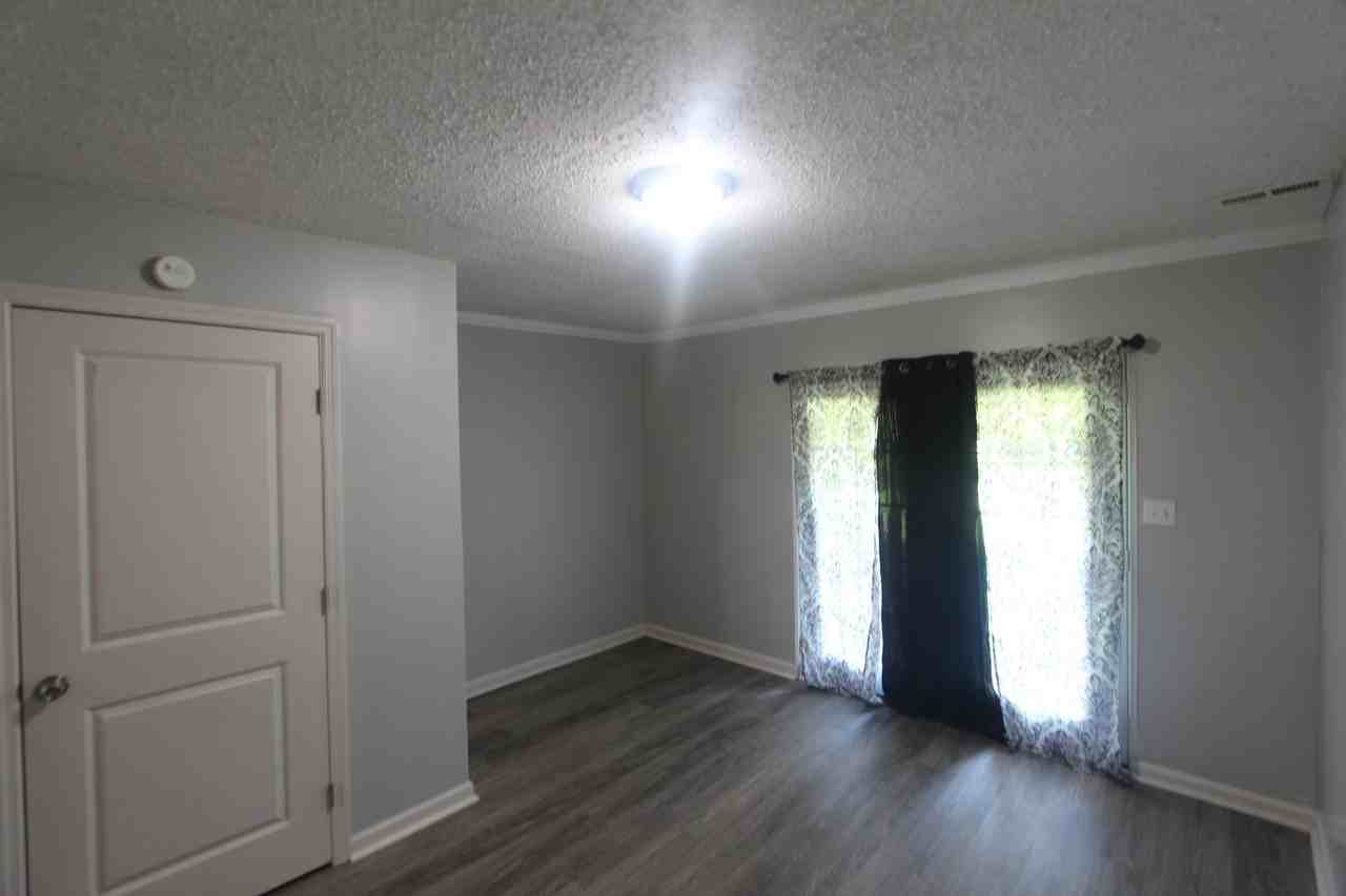 1433 Rayfield Dr - Photo 6 of 14