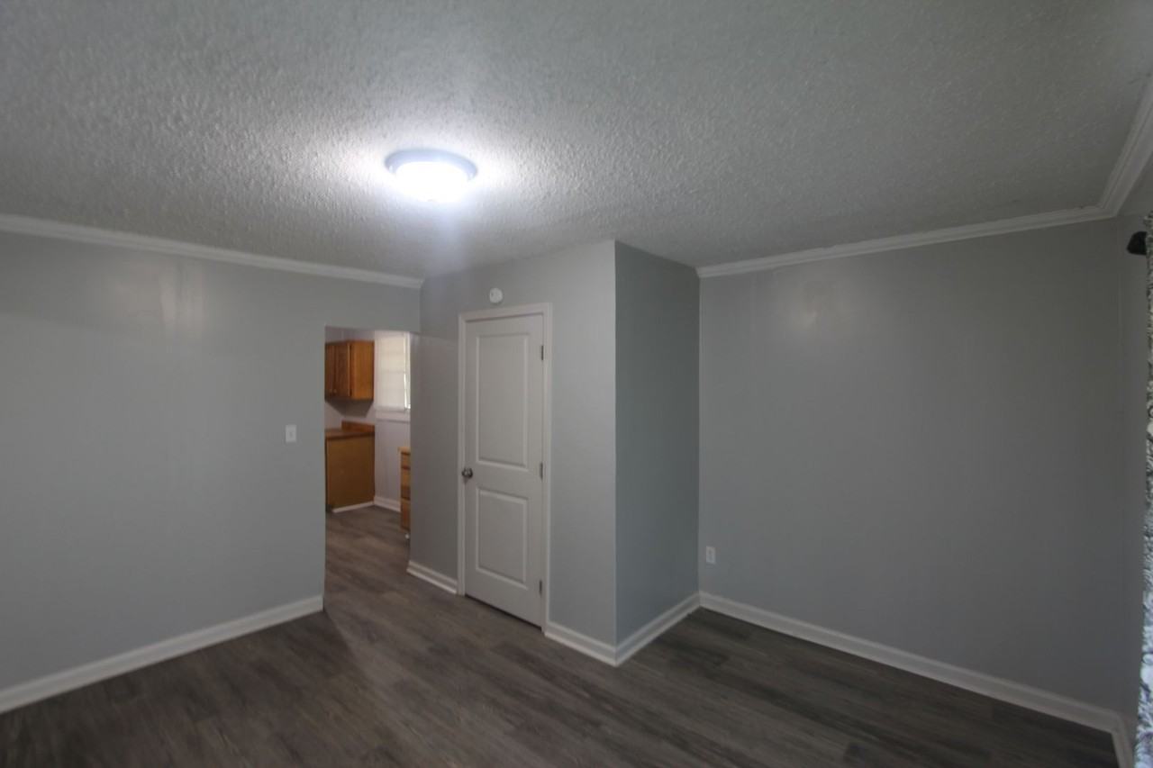 1433 Rayfield Dr - Photo 7 of 14