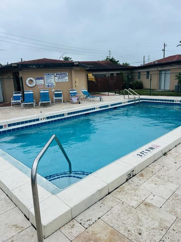 1755 Forest Hill Blvd West Palm Beach, FL 33406 - Photo 3 of 37