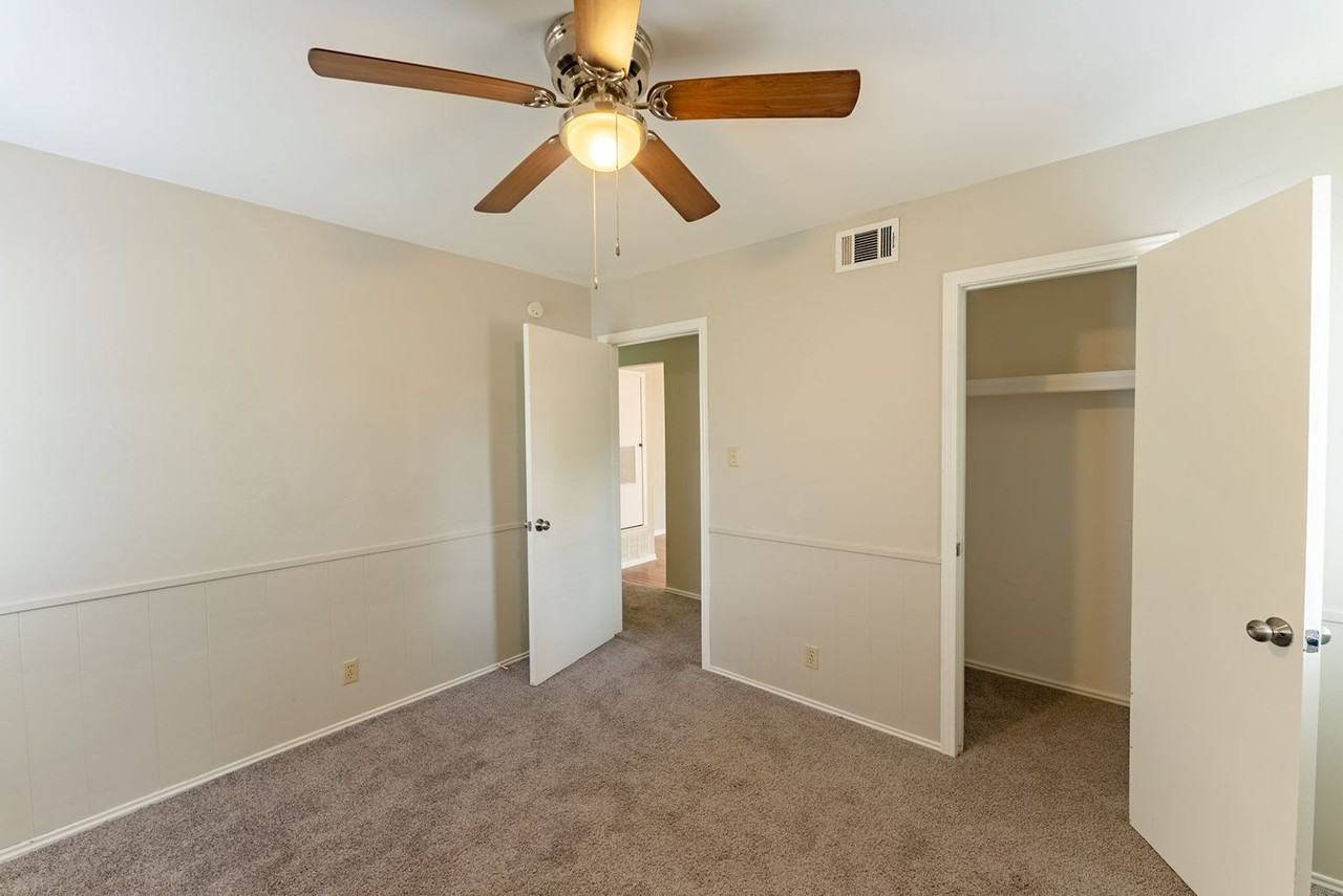 6901 Deborah Dr - Photo 4 of 27