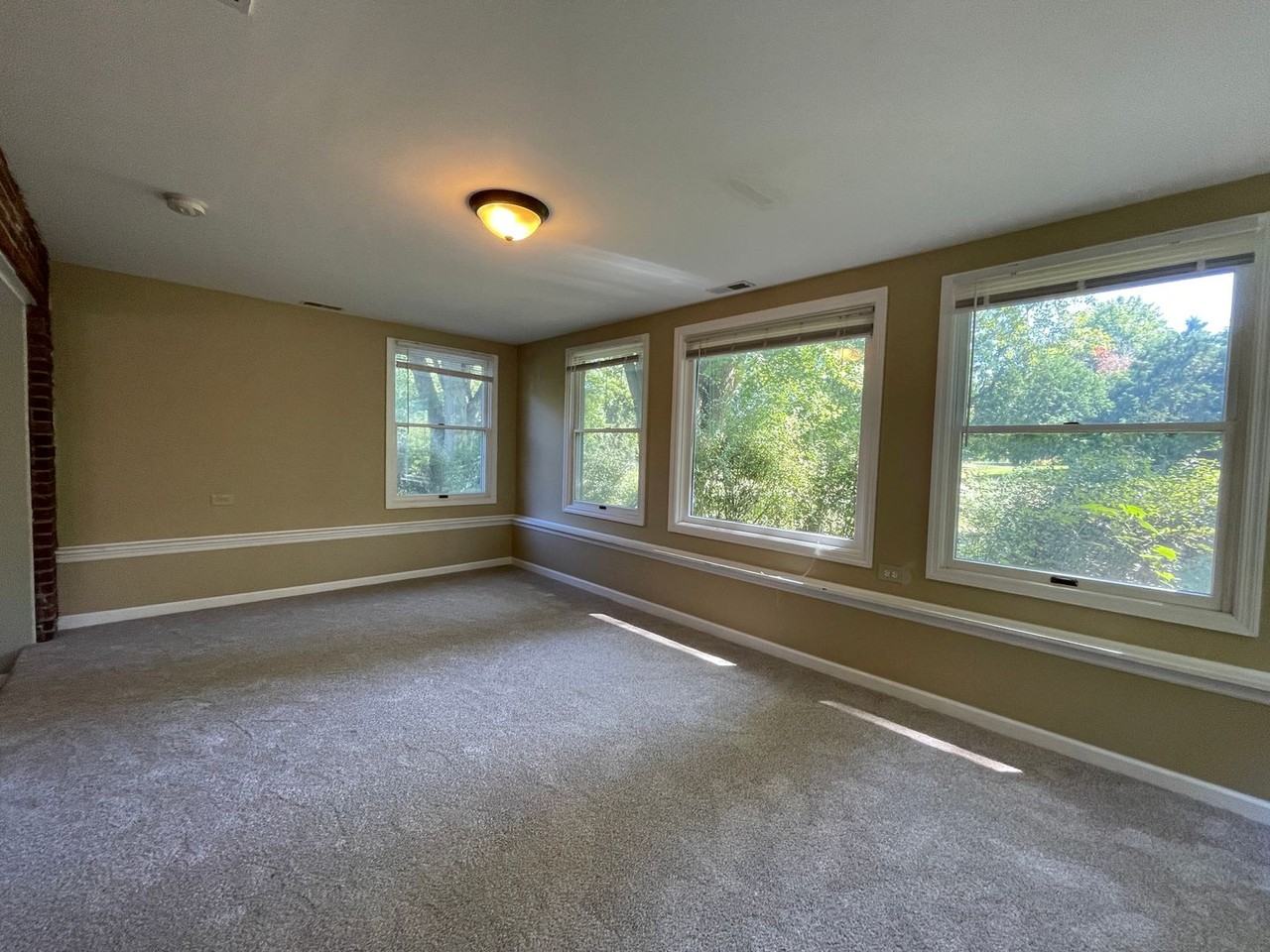 32857 N Alleghany Rd - Photo 3 of 12