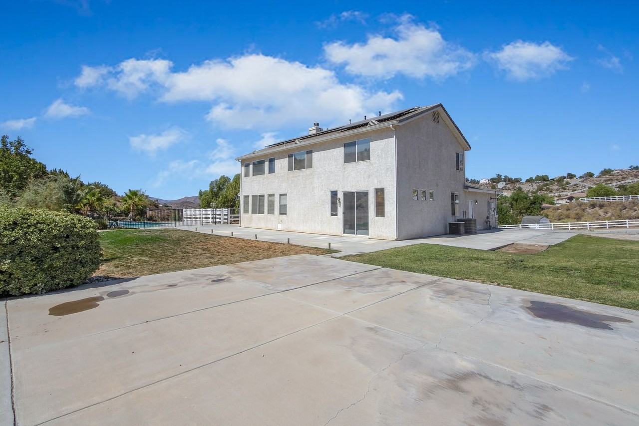 34122 Courtney Ter - Photo 2 of 28