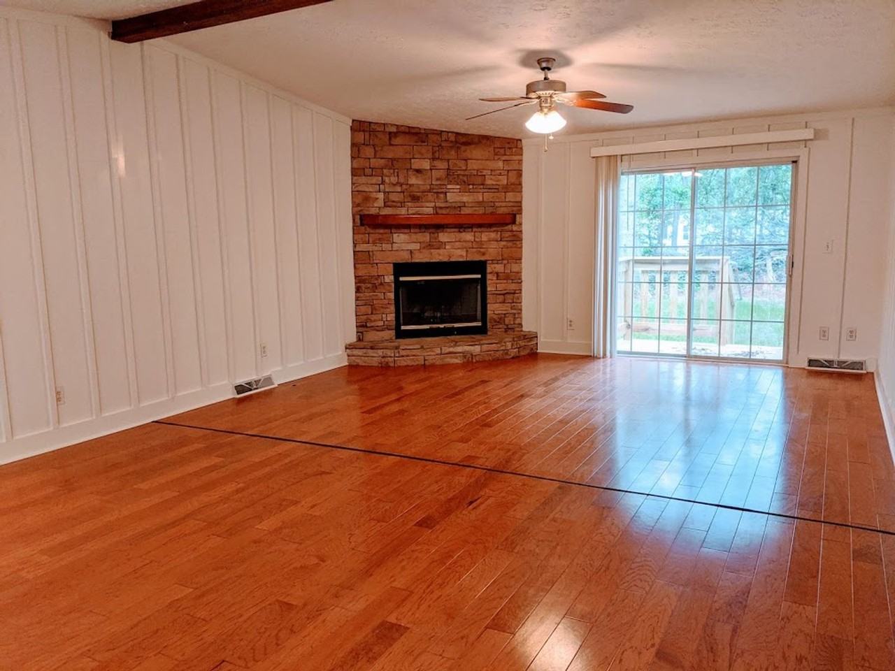 132 G St - Photo 2 of 14