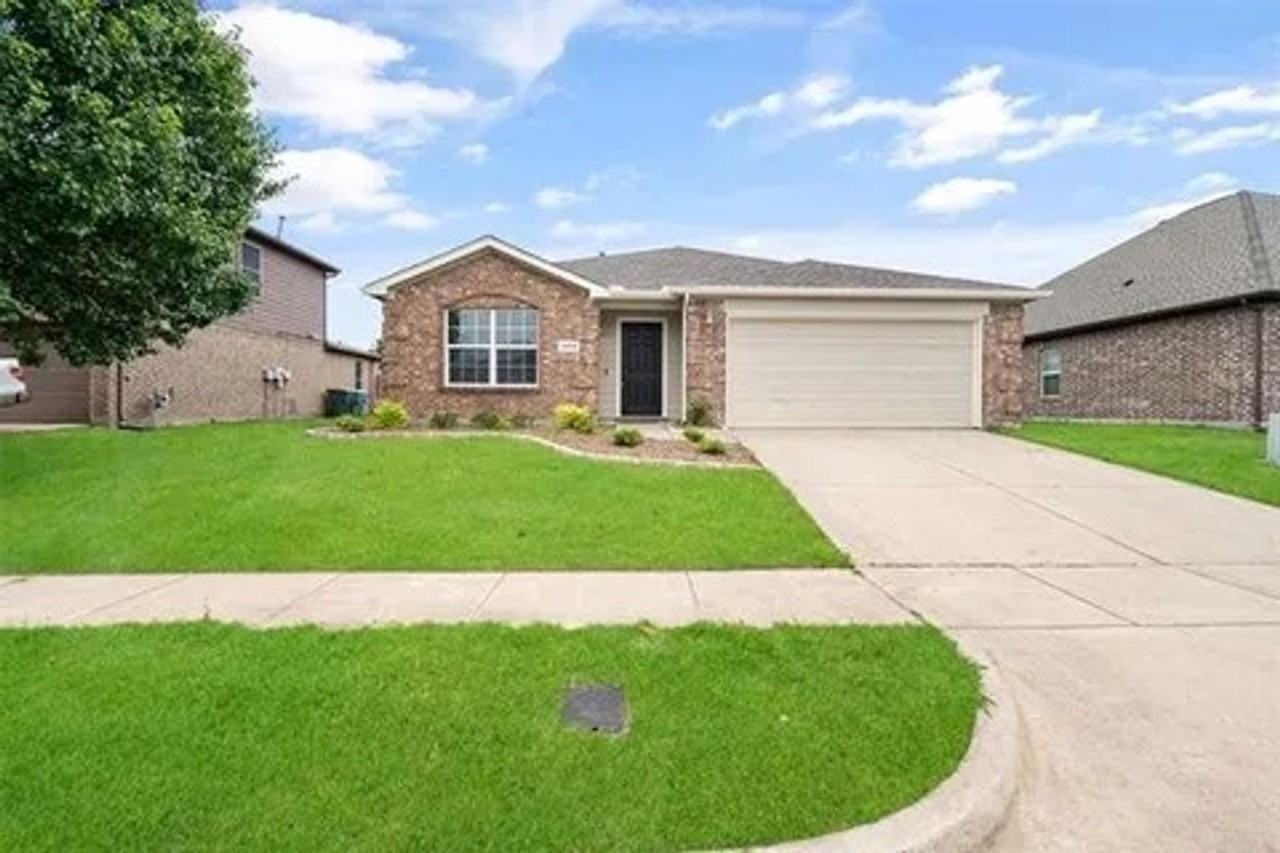 1404 Swan Ridge - Photo 2 of 16