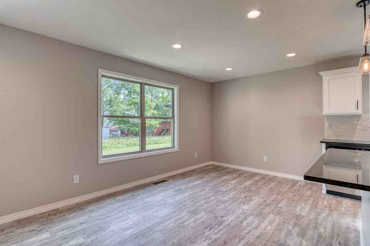 2620 N Prospect Ave - Photo 4 of 18