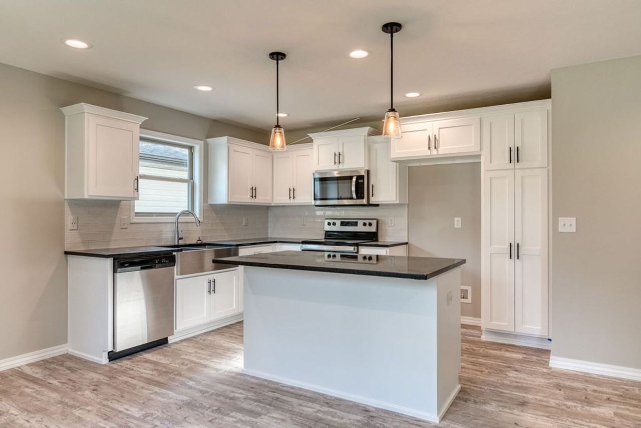 2620 N Prospect Ave - Photo 5 of 18