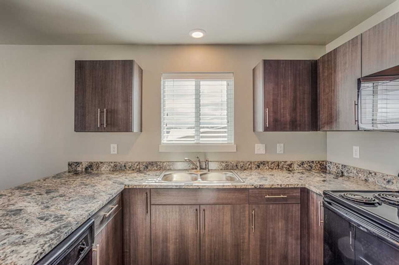 Rocky Ridge Apartment - Photo 2 of 14