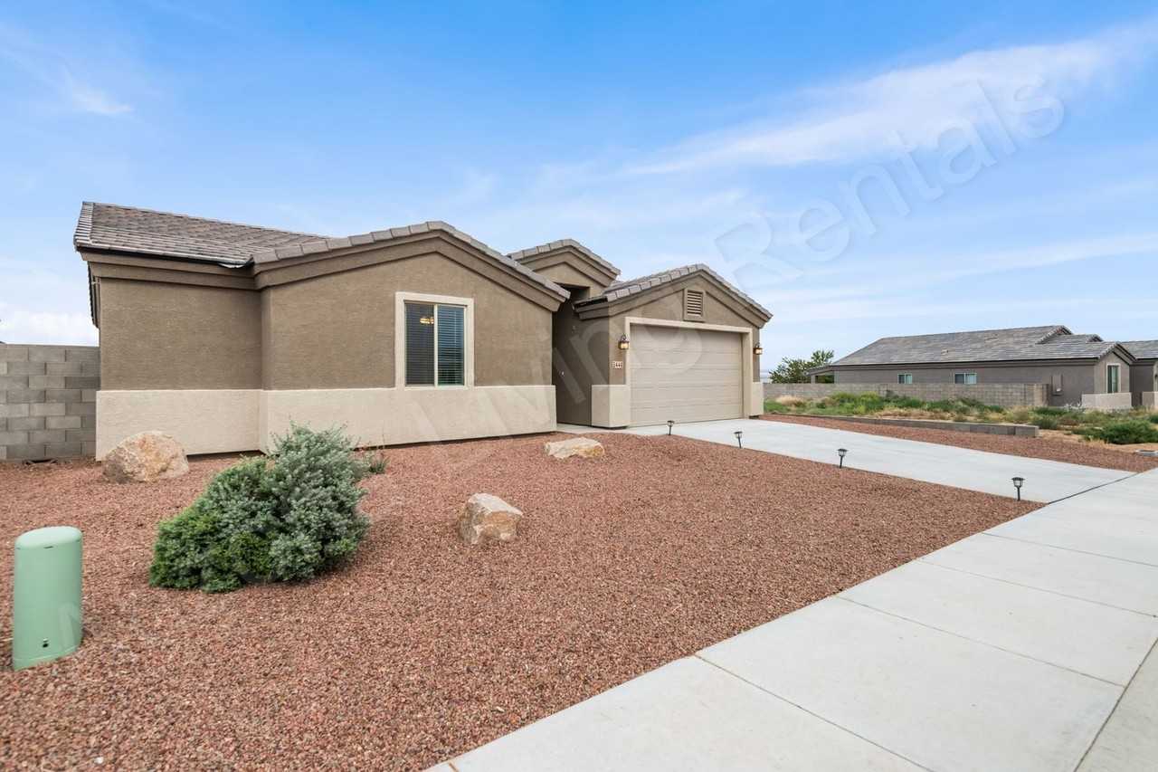 5446 Eagle View Rd - Photo 4 of 27
