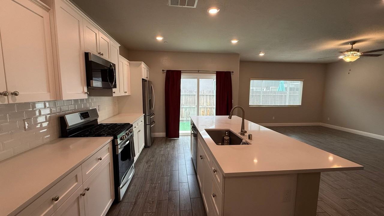 6169 E Garland Ave - Photo 7 of 27