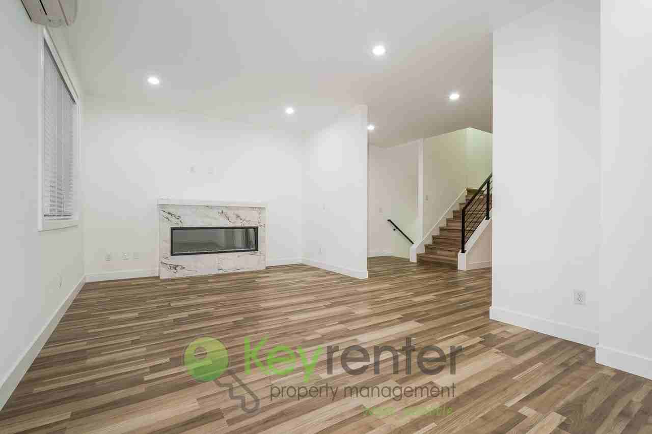 1042 South Director Street