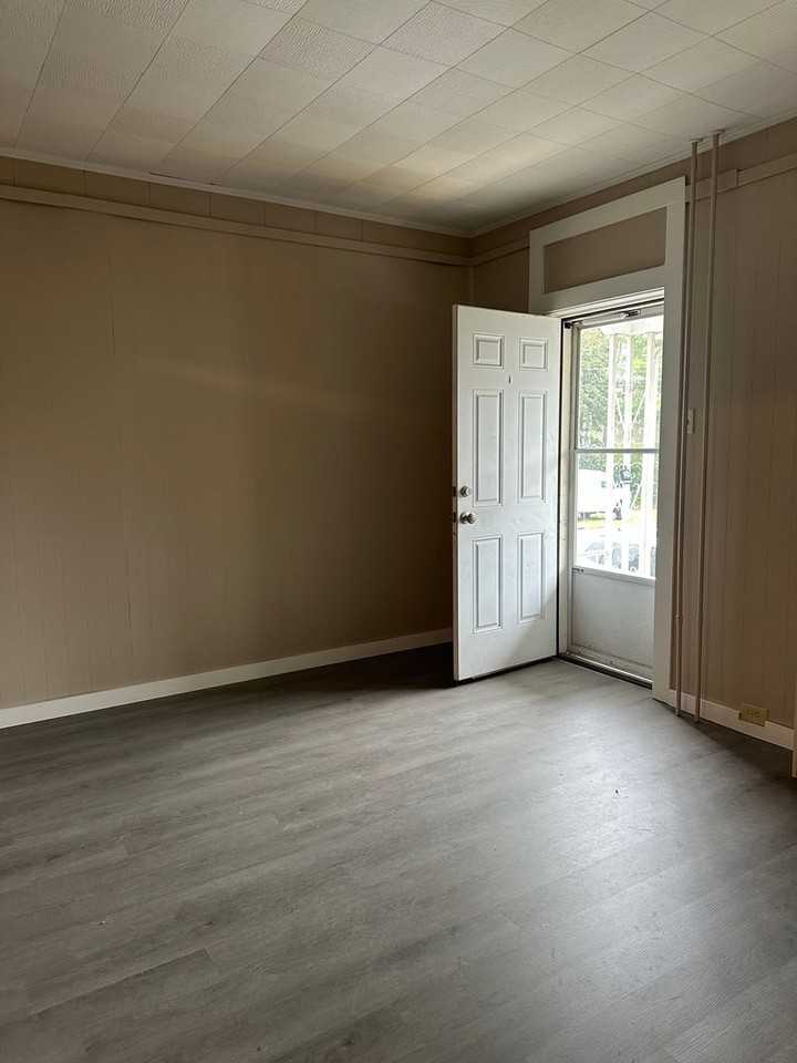 20 S Elm St - Photo 2 of 11