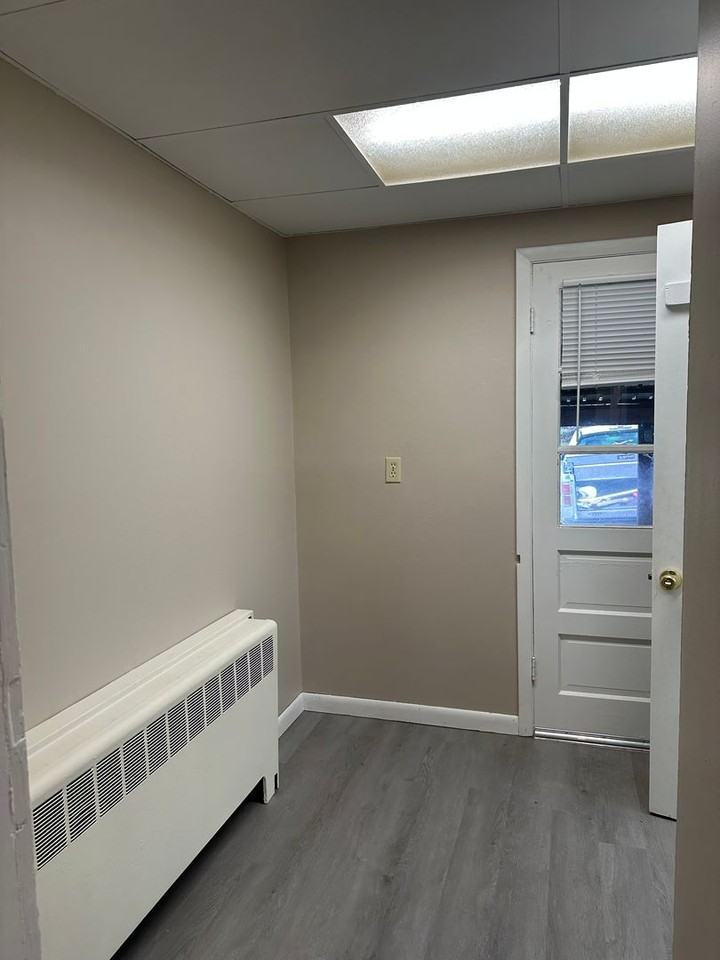 20 S Elm St - Photo 5 of 11