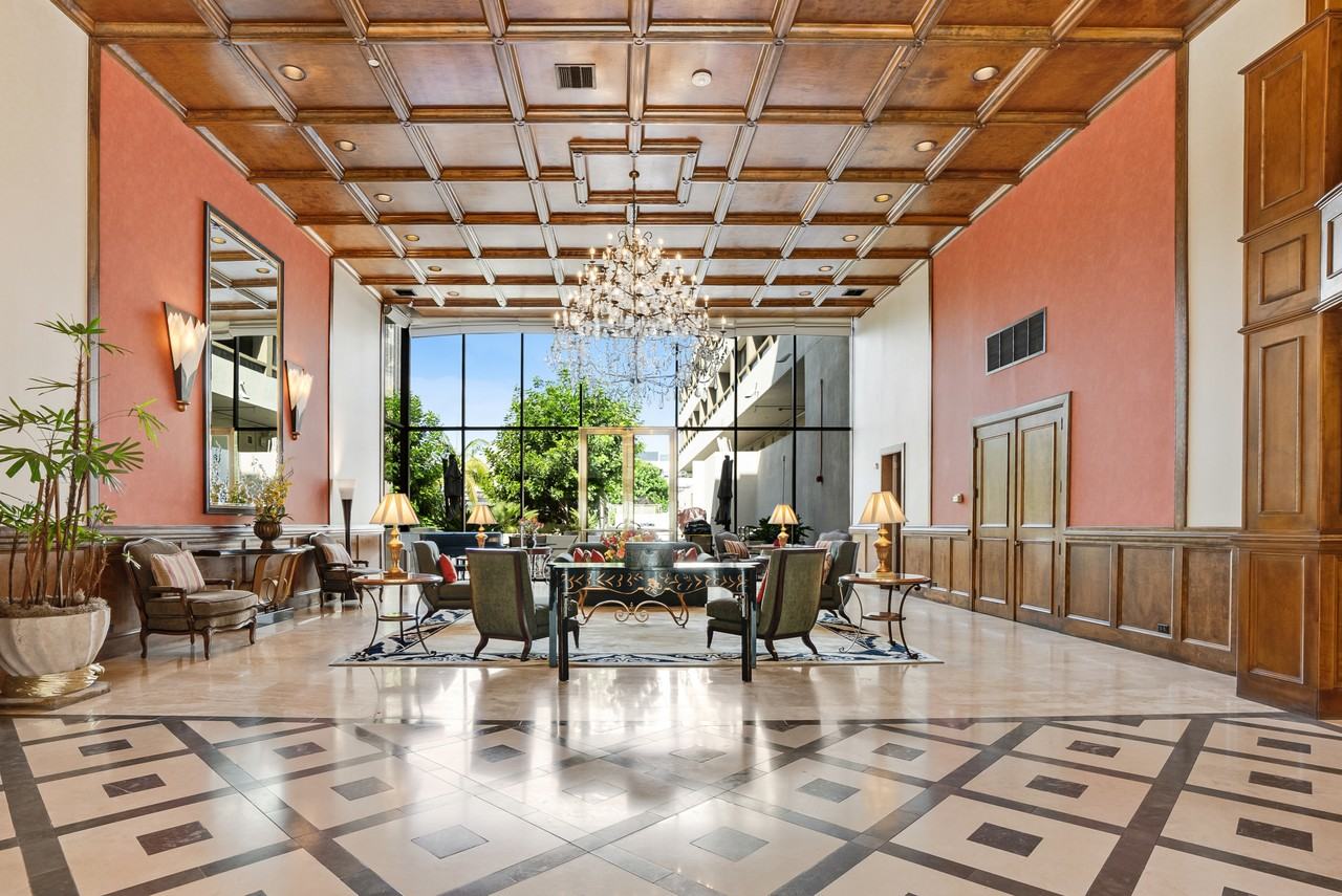 121 South Hope Street #435 - Photo 2 of 31