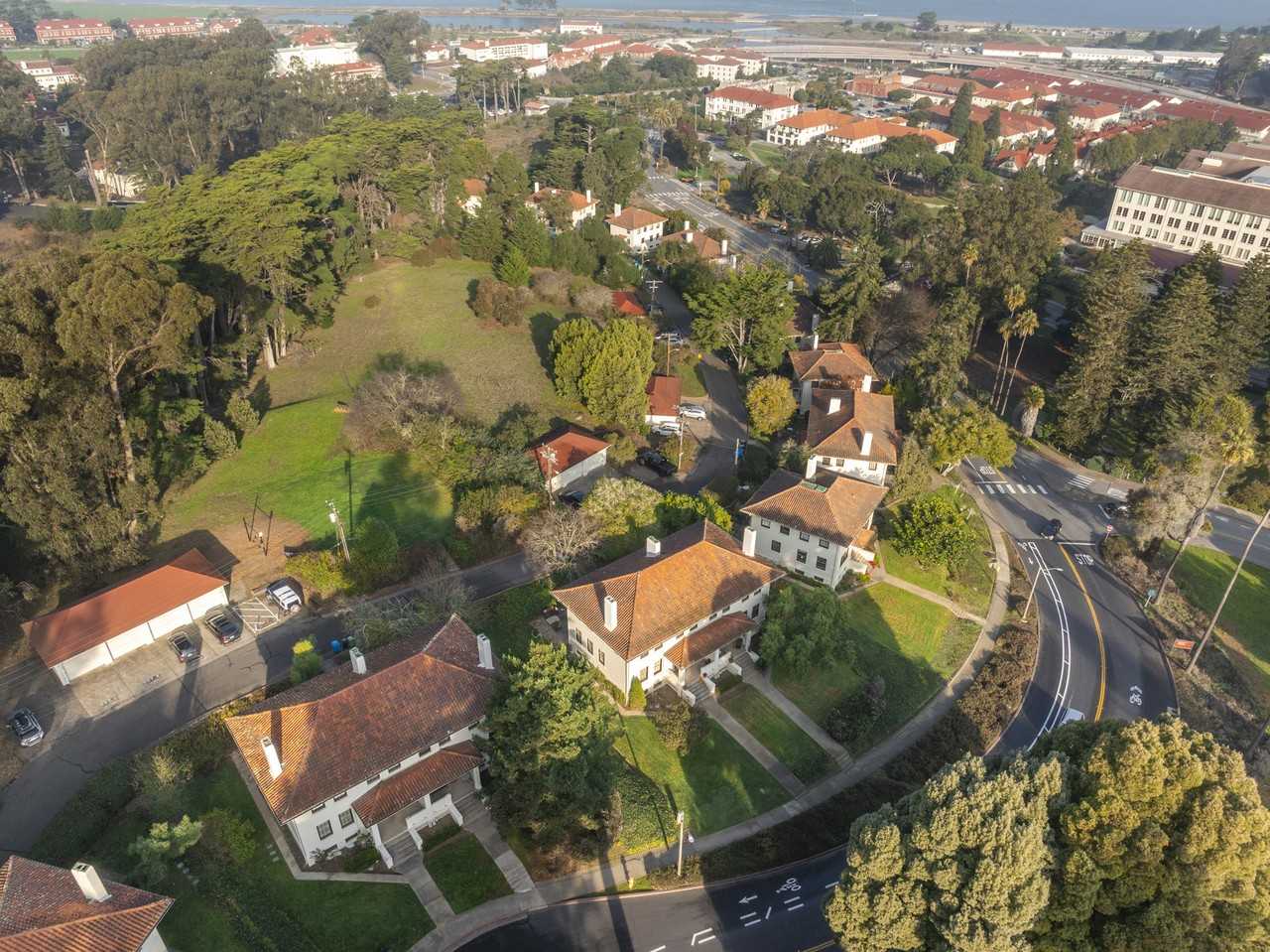 544 Presidio Boulevard #B - Photo 6 of 7