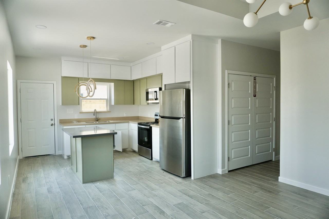 1004 North Sugar Road #3 - Photo 2 of 10