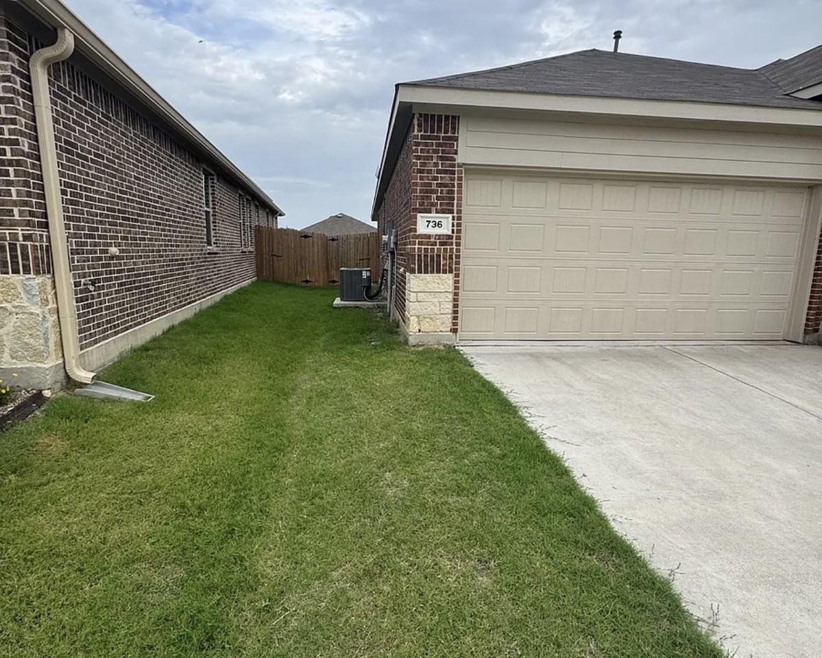 736 Pollyann Trl #NA - Photo 3 of 21