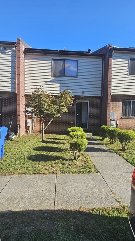 909 Porter Ct Ne #B1 - Photo 3 of 18