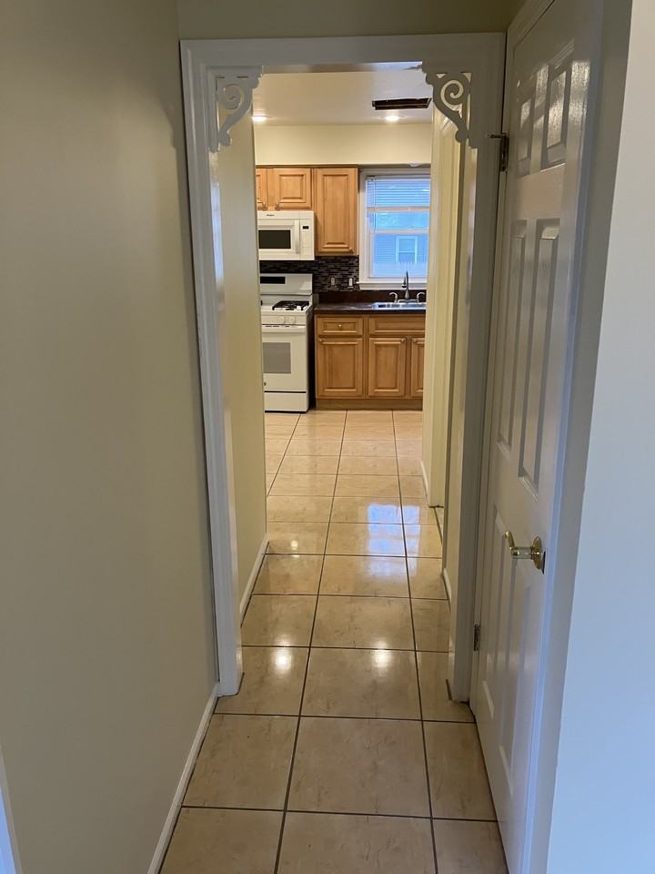 154 Bay Shore Dr #1 - Photo 7 of 16