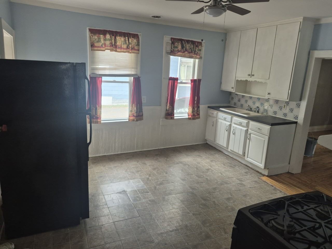 32 5th Ave - Photo 2 of 6