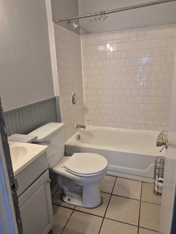 32 5th Ave - Photo 3 of 6