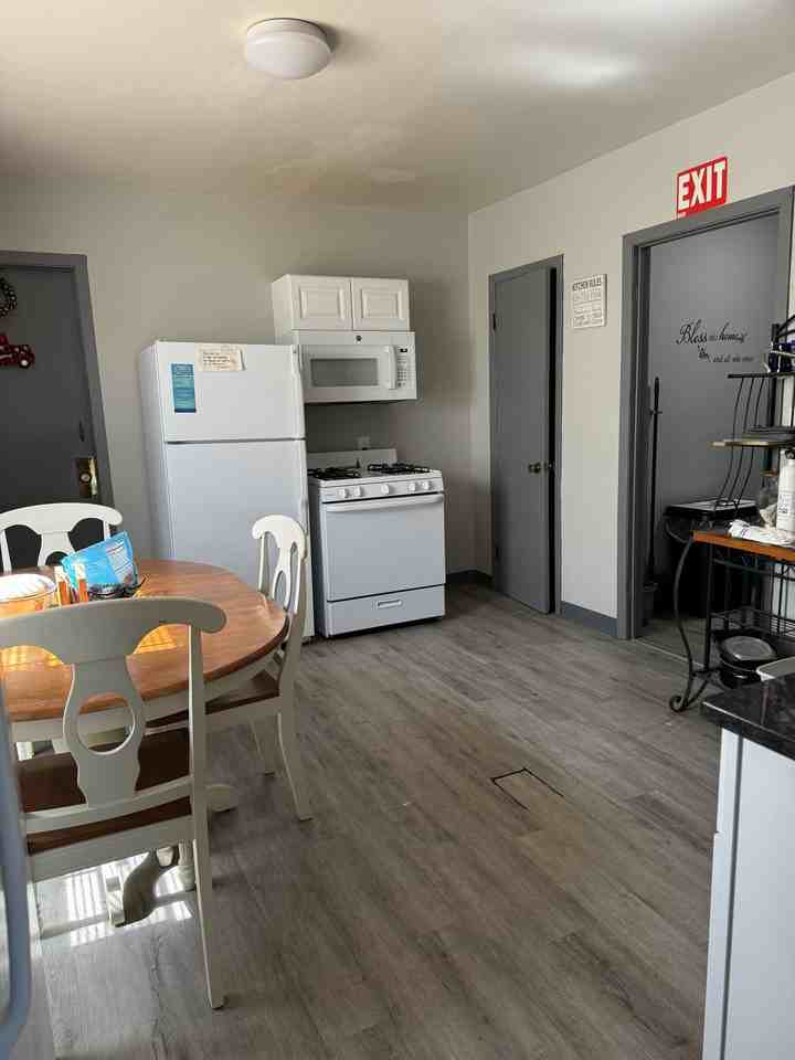 32 Dix St #I - Photo 7 of 8