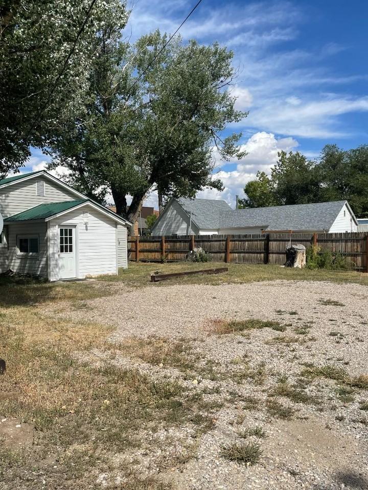 211 W Elm Ave - Photo 3 of 16