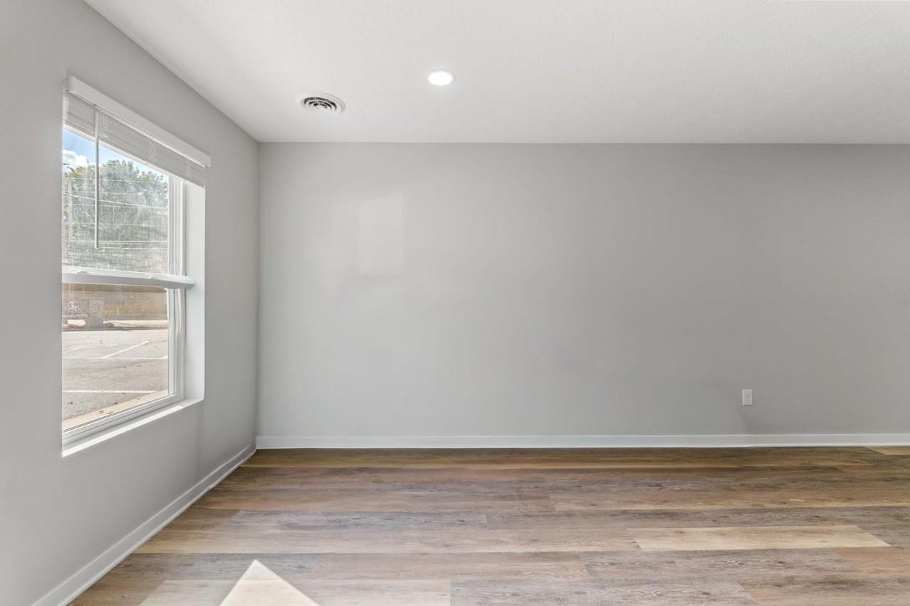 386A N Franklin St - Photo 6 of 17