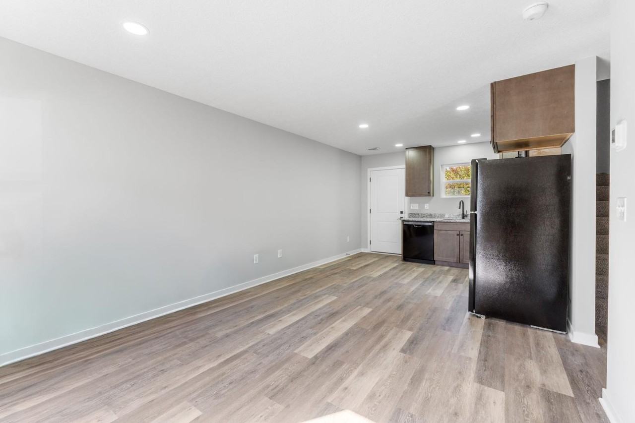 388A N Franklin St - Photo 4 of 17