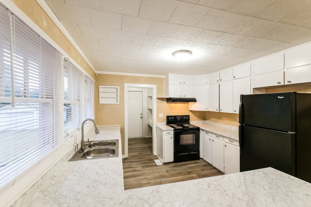 4188 Powell Ave - Photo 6 of 16