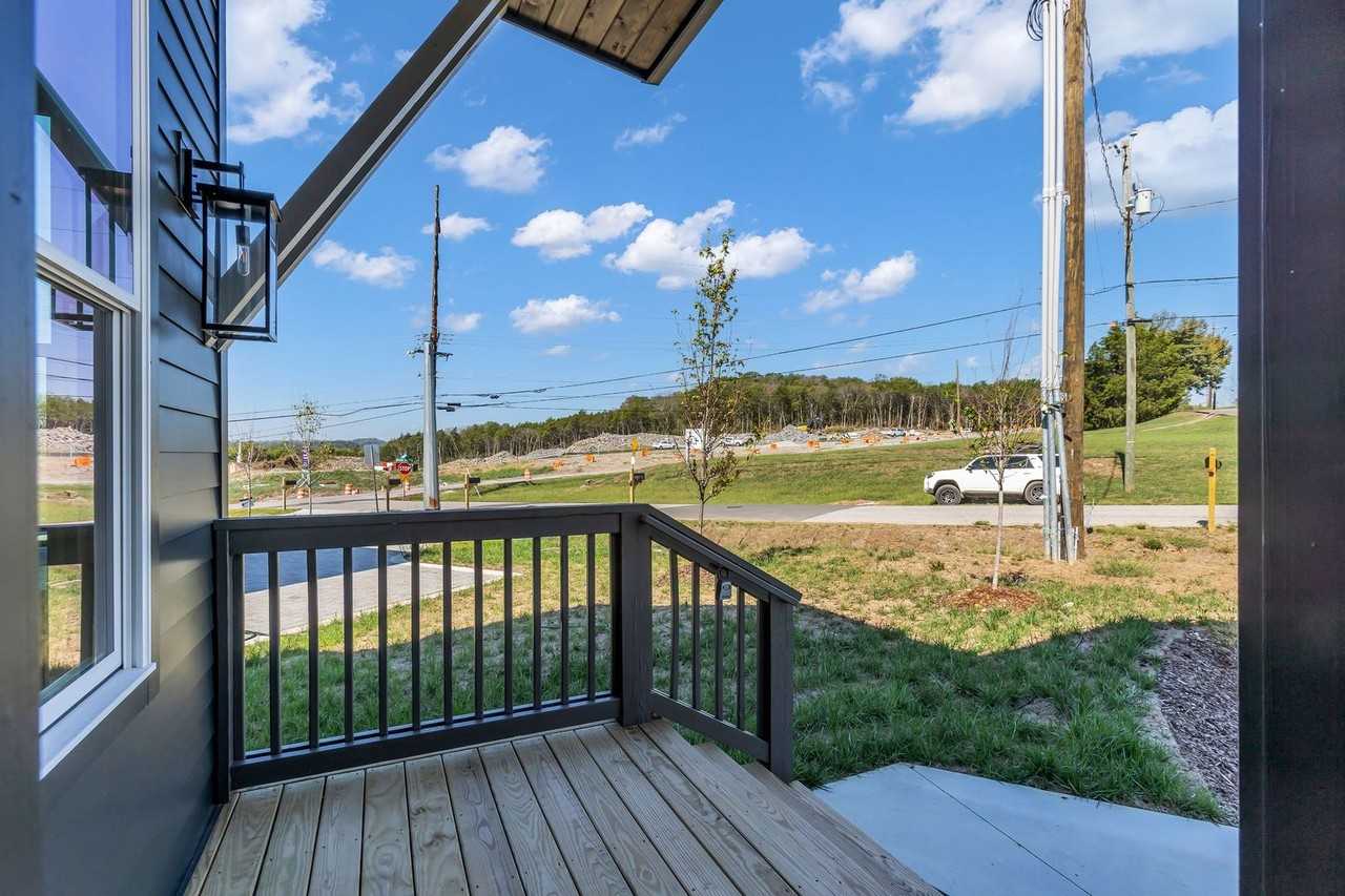 2916 Stokers Lane - Photo 5 of 32