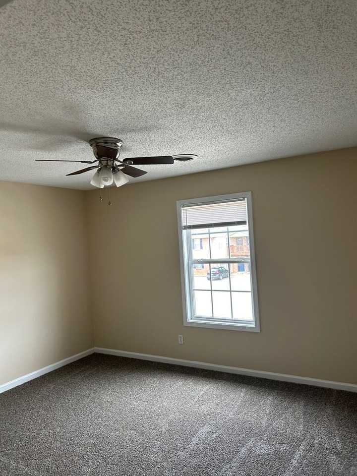 3839 3839 Jockey Dr - 3839 Jockey Drive #C - Photo 5 of 12