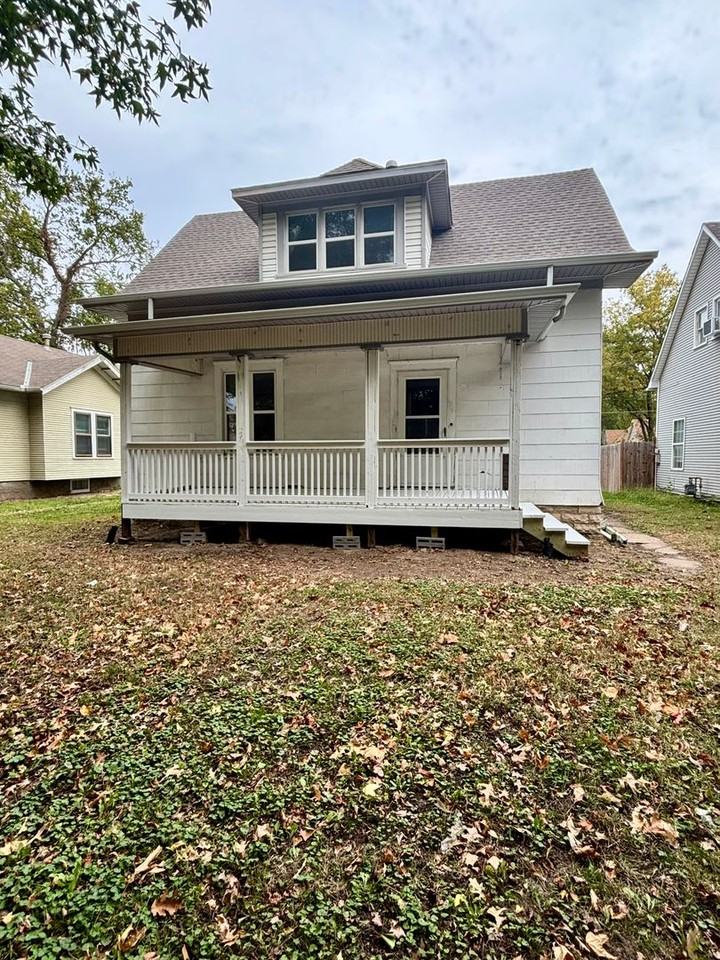 614 Bluemont Ave - Photo 2 of 18